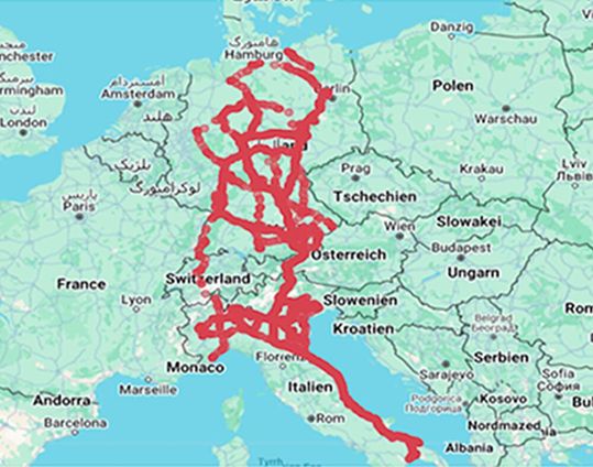Wenn herkömmliche Daten von mobilen Objekten so wie hier visualisiert werden, sind sie nicht automatisiert auswertbar und lassen sich nicht in digitale Geschäftsprozesse integrieren.(Bild:  The Green Bridge)