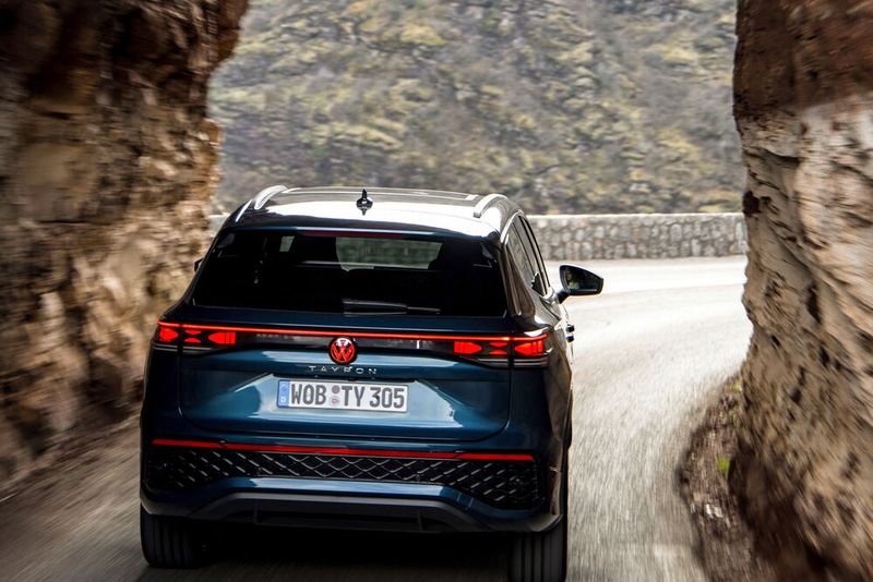 Die Automobilindustrie in Deutschland und Europa soll die Krise als Chance nutzen. Der Masterplan Automotive von Berylls by AlixPartners umfasst neun Themenfelder.(Bild:  Volkswagen AG)