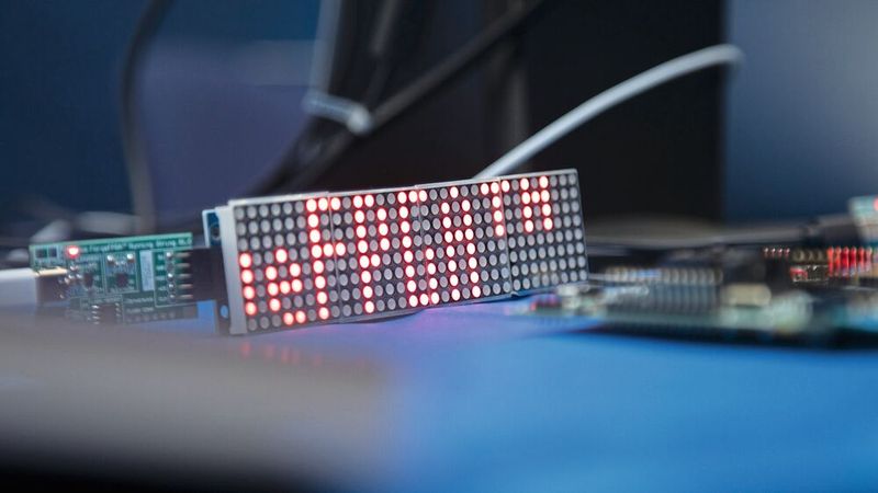 FPGAs solve performance bottlenecks, but are considered difficult to program. The universal programming language Livt is intended to lower the hurdle - correct, deterministic and HDL-compatible.(Image: Toby Giessen / VCG)