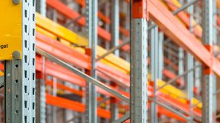 Die stationären Palettenregale Meta Multipal im neuen Zentralmagazin von Wiener Netze sind ausgelegt für den möglichen Katastrophenfall. (Robert Syrovatka)