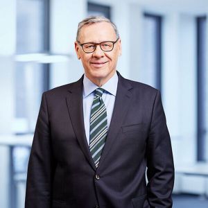 Seit dem 1. Januar 2026 ist Dr. Stefanie Kesting als neue Vorsitzende der Geschäftsführung von Thyssengas bestellt. Sie folgt auf Dr. Thomas Gößmann (im Bild), der das Unternehmen Ende Februar 2026 nach rund neun Jahren an der Spitze in den Ruhestand verlässt.(Bild:  Thyssengas GmbH)