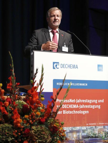 Mehr als 1.300 Wissenschaftler aus Industrie, Hochschulen und Forschungseinrichtungen treffen sich vom 30. September bis zum 2. Oktober in Aachen. Im Mittelpunkt der Veranstaltung steht diesmal die Frage, wie chemische Verfahrenstechnik und Biotechnologie die Zukunft gestalten können. (Bild: Dechema/Mika Volkmann)