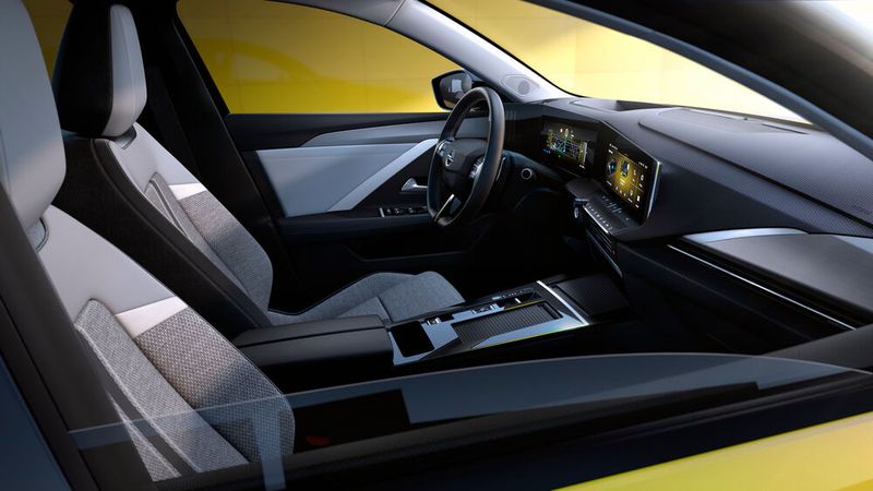 Der Radstand ist um 1,3 Zentimeter gewachsen, was für ein leicht besseres Raumangebot im Inneren sorgen dürfte. (Bild: Opel)