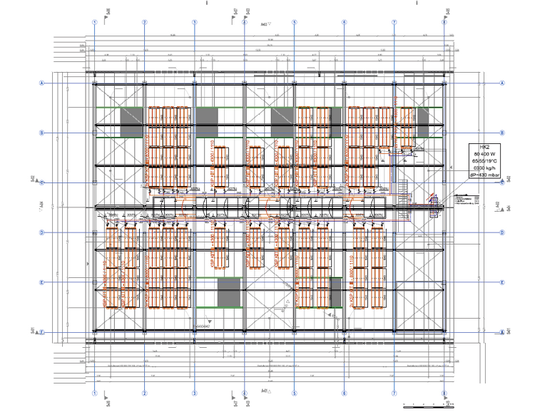 Durch die Anordnung der Deckenstrahlplatten ist eine gleichmäßige Temperierung sichergestellt. (Bild: RMBH GmbH)