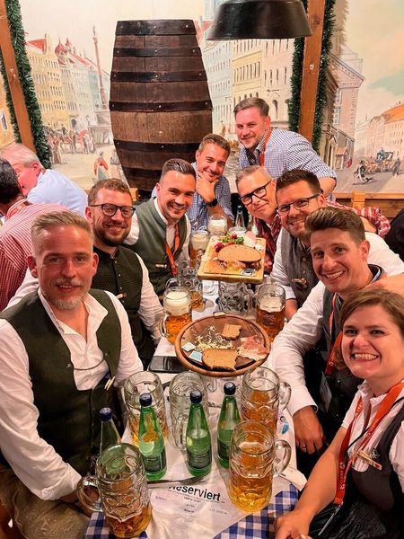 Die Dell-Truppe freut sich über die Vertiv Einladung. (Bild: Vogel IT-Medien GmbH)