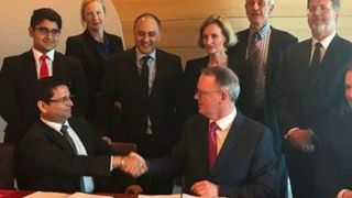 Perdaman and Woodside sign a historic Gas Sale and Purchase Agreement for the supply of domestic gas to the proposed Perdaman urea plant. (Perdaman)