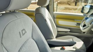 Beim ID Buzz setzt VW auf Polyurethan-Recyclate statt Leder.  (Bild: Volkswagen)