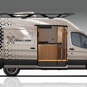 Das Fahrzeug basiert auf einem 6,70 Meter langen Ford Transit. (Bild:  Alpine)