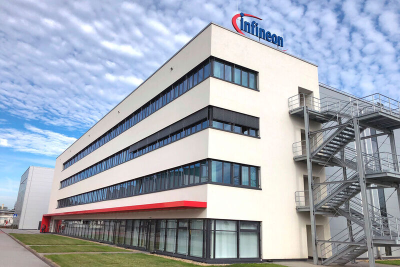 Infineon hat eine neue Fabrik für Leistungshalbleiter-Module im ungarischen Cegléd eröffnet.