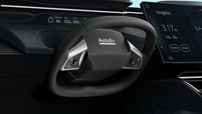 Das klappbare Lenkrad soll im autonomen Fahrbetrieb Raum freigeben.(Bild:  Autoliv/Screenshot: Youtube)