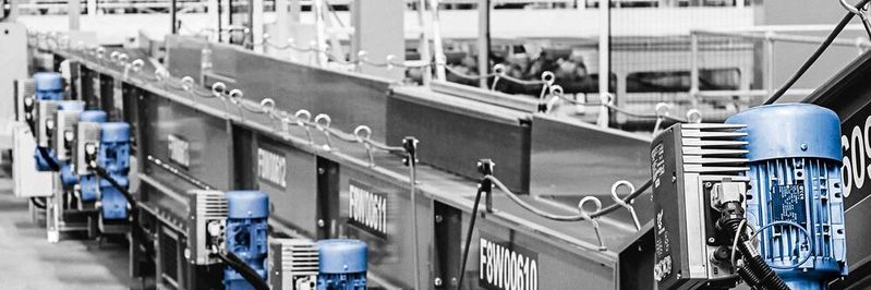 Insbesondere in großen Intralogistikprojekten können durch eine ausgewogene Kombination aus Variantenreduzierung und Energieeffizienz reduzierte Gesamtbetriebskosten (TCO) erreicht werden.(Bild:  Nord Drivesystems)