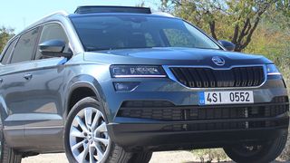 Der Skoda Karoq steht vor dem Marktstart. Am 4. November ist er im Handel verfügbar. (Skoda)