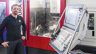 In 2017 schaffte Jürgen Zander, der Geschäftsführer der Zander EMS, diese Acura 65 von Hedelius an, um damit präzise und materialflexibel anspruchvolle Kleinteile zu bearbeiten. (Hedelius)