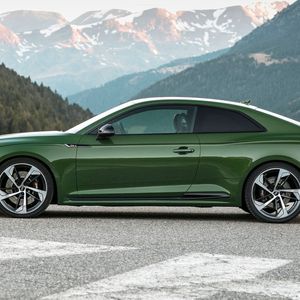 (Audi)