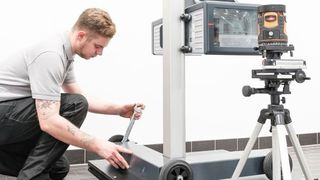 Die Kalibrierung von HU-Prüfmitteln hält die KÜS momentan auf Trab. (KÜS)