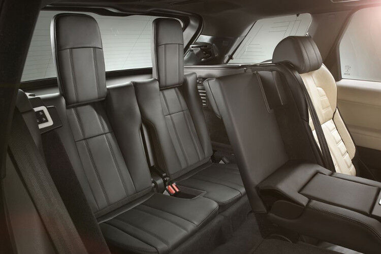 So finden bis zu sieben Personen Platz im Range Rover Sport. (Foto: Land Rover)