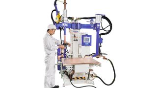 Die Schweißleistung der High-Speed-Myspot ist in der Lage, ein hohes Stromvolumen in sehr kurzer Zeit (0,01 Sekunden) abzugeben. Im Gegensatz zur Kondensatoren-Entladung ist die Stromwellenform jedoch steuerbar. (Mundan)