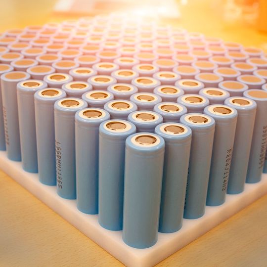 Eine neue E-Auto-Batterie von Ecovolta soll helfen, Brände zu vermeiden. (Bild:  Ecovolta)