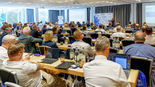 Voller Saal auf der Tecpart Jahrestagung 2026 in Erfurt.(Bild:  Tecpart)