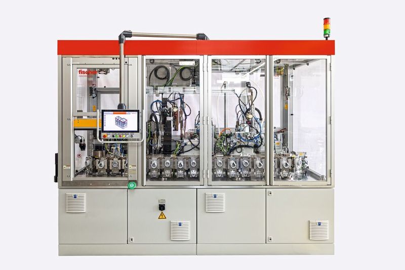 Der neue Montageautomat von Fischer Sondermaschinenbau bietet eine prozessoptimierte und qualitätsorientierte Fertigung von Vega-Sensorgehäusen. (Bild: Fischer Sondermaschinenbau)