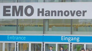 Die EMO Hannover kehrt am 18. September 2023 zurück! Kürzlich fand die Preview zur kommenden Messe rund um die Produktionstechnologie in Frankfurt am Main statt. Erfahren Sie schon jetzt, was bei der EMO im Herbst eine Hauptrolle bei den Präsentationen spielen wird. (Bild: VDW)