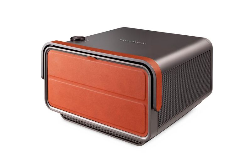 Die Anschlüsse werden beim Transport durch ein Smart-Cover aus Leder geschützt. (Viewsonic)