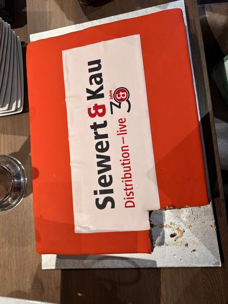 Glückwunsch zu 30. Jahre Siewert & Kau. (Bild: Vogel IT-Medien)