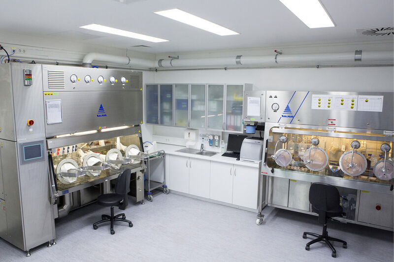 Sterililtätstests im Isolator vermeiden falsch positive Ergebnisse. (Bild: SGS-Gruppe Deutschland)
