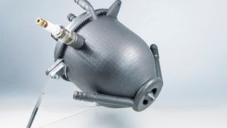 Forschern ist es mittels Additiver Fertigung gelungen, ein funktionierendes Aerospike-Triebwerk herzustellen. Der Prototyp kann auf der Hannover Messe betrachtet werden.  (Fraunhofer IWS Dresden)