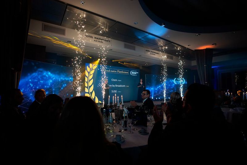 Tusch! Suse bekommt von den Lesern Silber zugeteilt, VMware by Broadcom bekommt Gold, und Platin erhält Cisco. Herzlichen Glückwunsch!  (Bild: Manuel Emme Fotografie      )