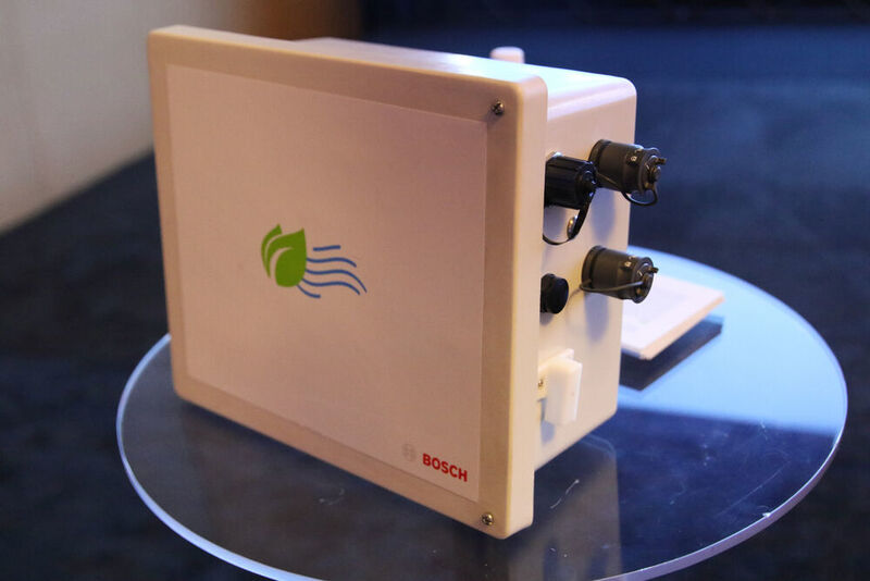 Eine von Bosch entwickelte Mikroklima-Messstation. Das mit gemeinsam mit dem Chiphersteller Intel entwickelte Bosch-System 