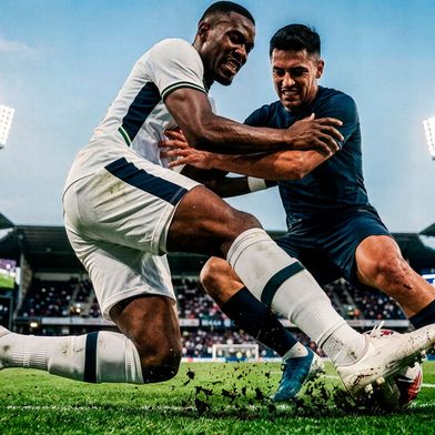 Oxytocin ist auch bei Gruppenwettbewerben und hier v.a. bei Männern von Bedeutung. Das verdeutlicht eine neue Studie anhand von Fußballspielen. (Symbolbild) (Bild: © Przemek - stock.adobe.com)