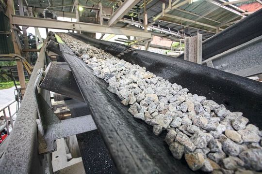 Wägezellen können verwendet werden, um ein sehr breites Spektrum an Materialgewichten auf Förderbändern zu messen.(Bild:  Vega Grieshaber KG)