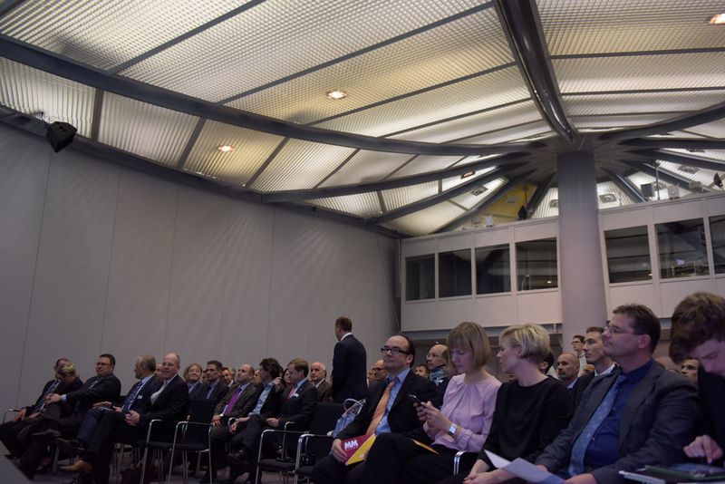 ...rund 100 Besucher den Weg zur Preisverleihung in Saal 3a. Durch den Abend führten... (Mario Wezel)