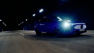 In Immendingen hat Mercedes-Benz den, nach eigenen Angaben, modernsten Lichtkanal Europas eröffnet. (Bild: Mercedes-Benz)