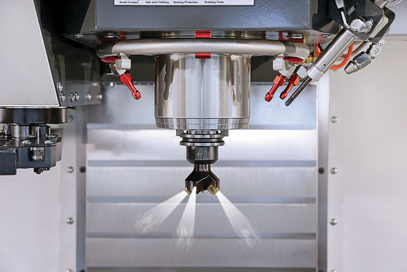 Cooling lubricant no longer required: In this solution, only compressed air is directed through the spindle and the tool onto the cutting edge. (Source: Haas)
