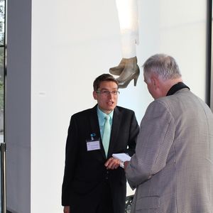 Der Eppendorf-Preisträger 2015 Dr. Thomas Wollert (l.) im Gespräch nach der Verleihung des Awards.