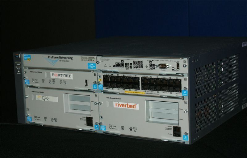 So sieht die erste Branch Office Box von HP Networking aus, Sie vereint fünf verschiedenen Komponenten unterschiedlicher Hersteller. Wie HP ankündigt, soll es in Zukunft möglich sein, andere und eventuell weiter Komponenten für ein effizientes Networking zu integrieren. (Archiv: Vogel Business Media)