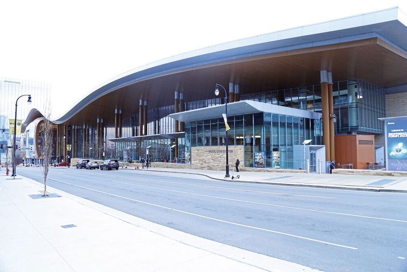 Die Veranstaltung fand in der Musik-Hall von Nashville statt. Es gibt nur sehr wenige Veranstaltungsorte, in denen eine solche Mammut-Session realisiert werden kann.  (Bild: Matthias Böhm)