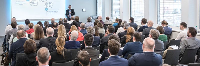 Ein Mix aus Vorträgen, Workshops und Gesprächen: Die zweite Ausgabe der Regulatory Affairs Expert Talks mit einem Update zu MDR und IVDR. Ein Mix aus Vorträgen, Workshops und Gesprächen: Die zweite Ausgabe der Regulatory Affairs Expert Talks mit einem Update zu MDR und IVDR.