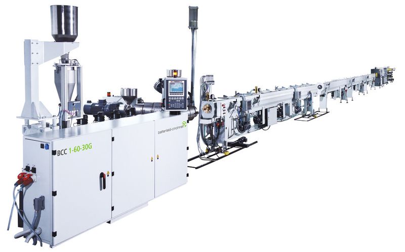 Exemplarisch für das Equipment in China: Extrusionslinie für die Produktion von Dreischicht-Rohren aus Polyolefinen, wie etwa HDPE. (Bild: Battenfeld-Cincinnati)