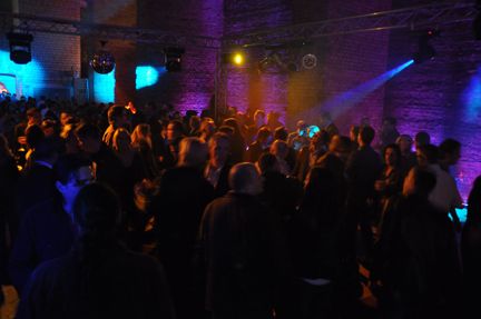 Volles Haus bei der Party (Archiv: Vogel Business Media)