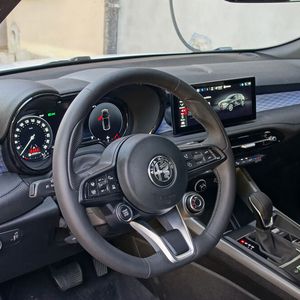 Deutlich zugelegt hat die Qualität im Innenraum, vor allem wenn Alcantara verbaut ist.(Bild:  Autoren-Union Mobiliät/Matthias Knödler)