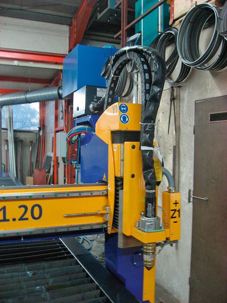 Bild 3: Die CNC-Plasmaquelle Hi-Focus 161i neo von Kjellberg bietet eine deutlich bessere Rechtwinkligkeit und Schnittqualität als konventionelle Systeme. (Bild: Microstep)