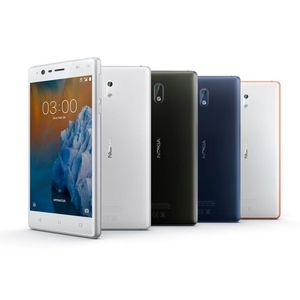 Die Nokia-Smartphones 6, 5 und 3 sind in den Farben Blau, Weiß, Schwarz und Weiß erhältlich.