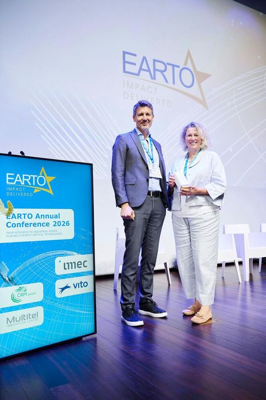 CSEM und Oryl Photonics wurden am 10. Juni 2026 mit dem Earto Innovation Award in der Kategorie «Impact Expected» für einen neuen Medikamententest ausgezeichnet.(Bild:  Earto)