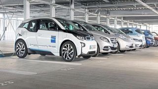 Künftig sollen bei Trumpf eigene Fahrzeuge und die der Mitarbeiterin einem zentralen Ort im neuen Parkhaus geladen werden können.  (Trumpf)