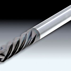 Bild 2: Der Fräser Compression Mill verhindert Delamination bei Bearbeiten von Composite-Werkstoffen. Bild: LMT