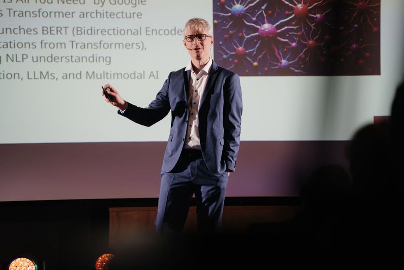 Die wissenschaftliche Sicht der Dinge durch Prof. André Brinkmann von der Johannes-Gutenberg-Universität in Mainz. (Bild: Manuel Emme Fotografie/Vogel IT-Akademie)