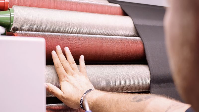 Das Rauwalzenverhältnis im patentierten Tambourkonzept von Xetma Vollenweider kann individuell auf verschiedene Stoffe eingestellt werden.(Bild:  Lenze)